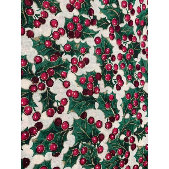 Cranston Print Works Co. VIP Christmas Holly Berries Fabric 19 inches x 44" Cott - Picture 1 of 5